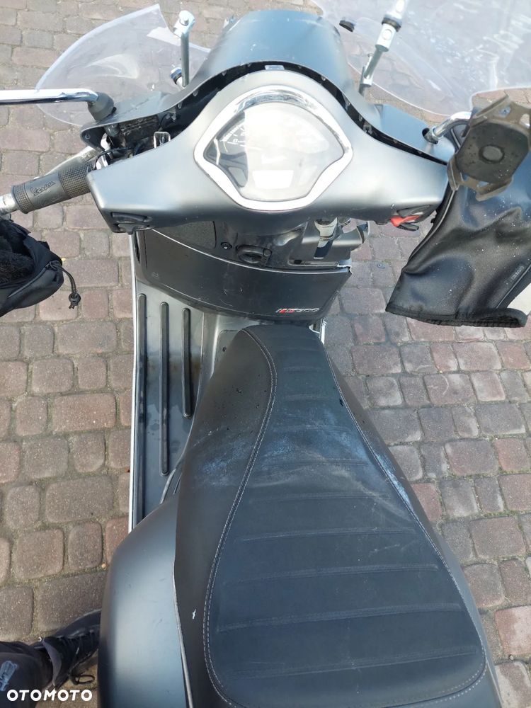 Vespa GTS - 9