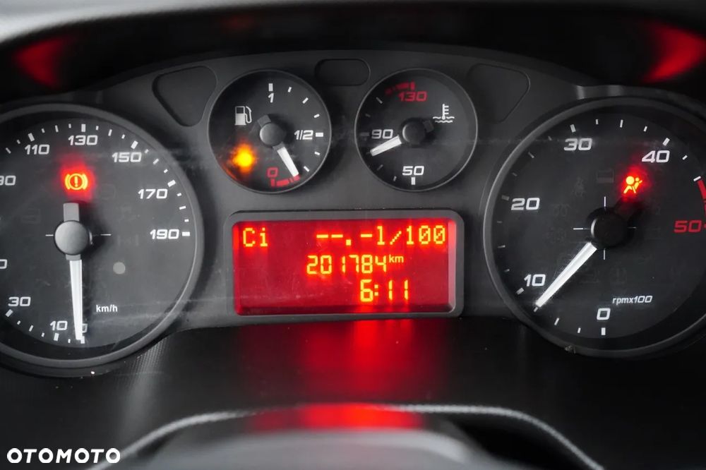 Iveco DAILY 35-140 / WYWROTKA / BRYGADOWKA - 6 MIEJSC  / BLIŹNIAK / MANUAL / - 39