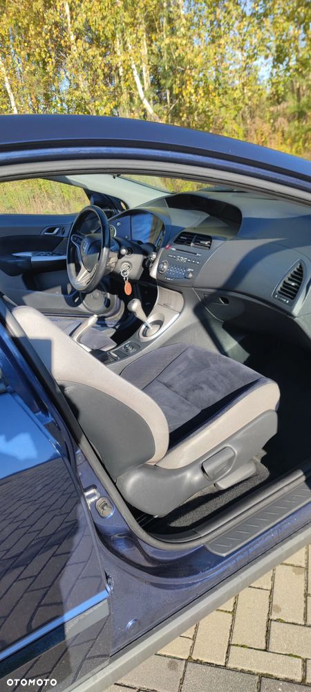 Honda Civic 1.8 Sport - 11
