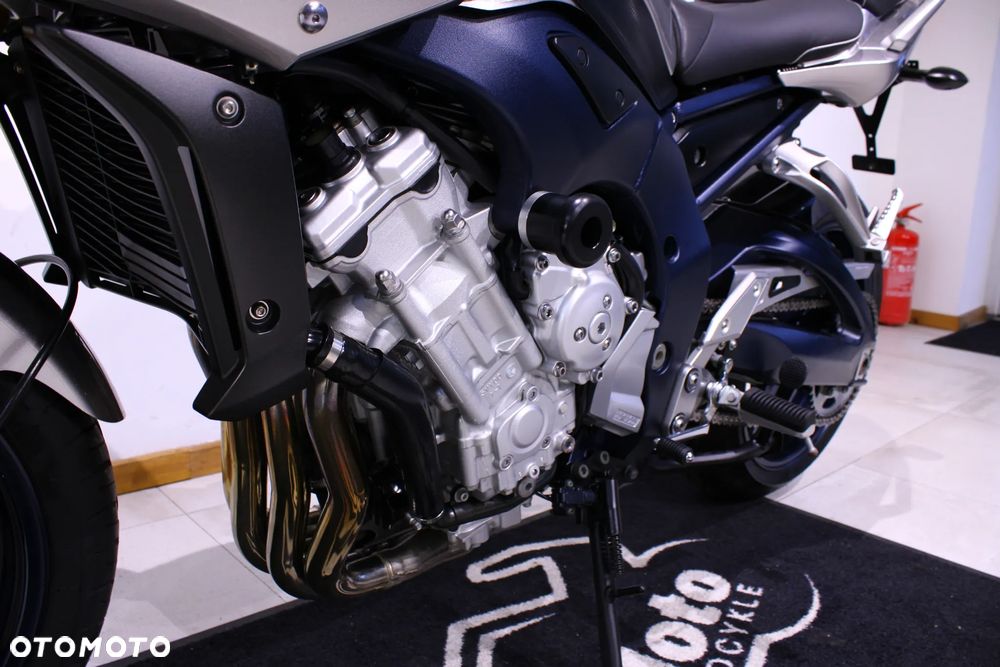 Yamaha FZ - 21