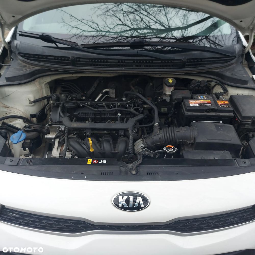 Kia Rio 1.2 L - 16