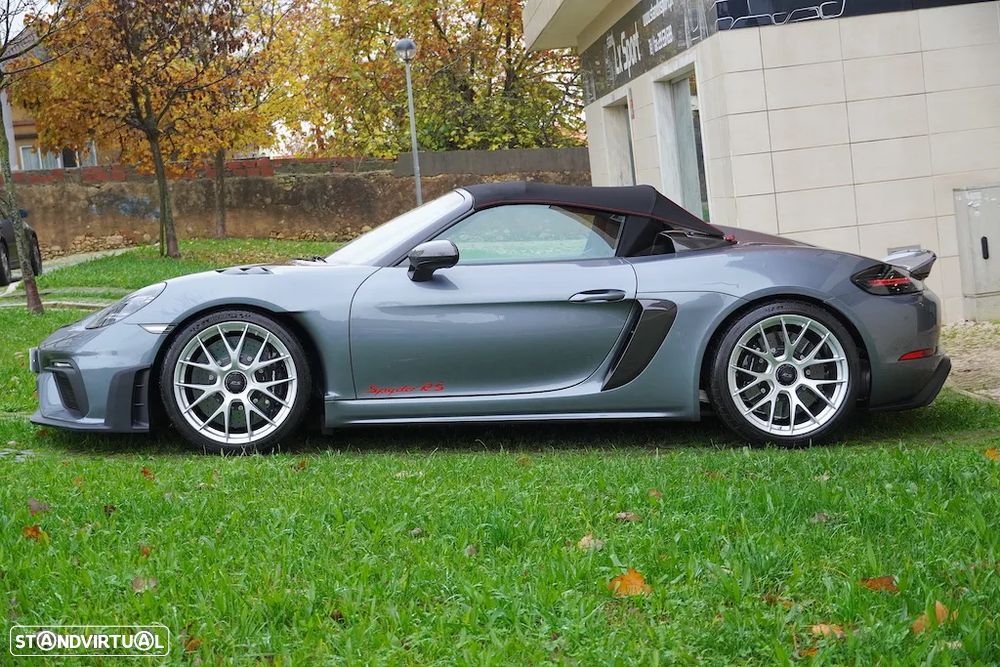 Porsche 718 Spyder RS - 3