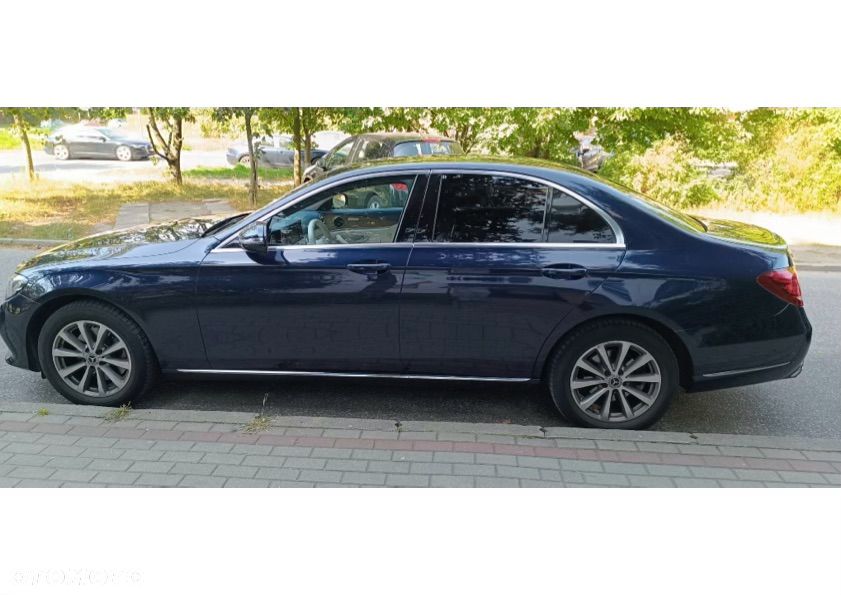 Mercedes-Benz Klasa E 220 d 4-Matic 9G-TRONIC - 3