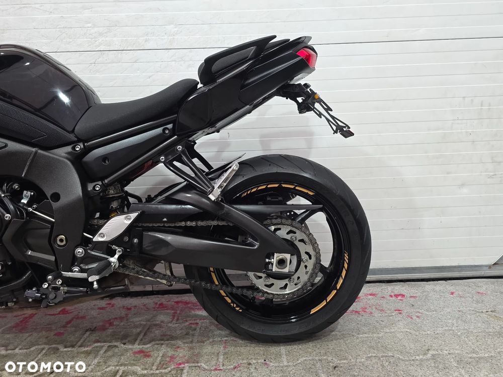 Yamaha FZ - 12