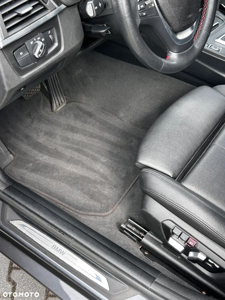 BMW Seria 3 330i xDrive Sport Line - 22