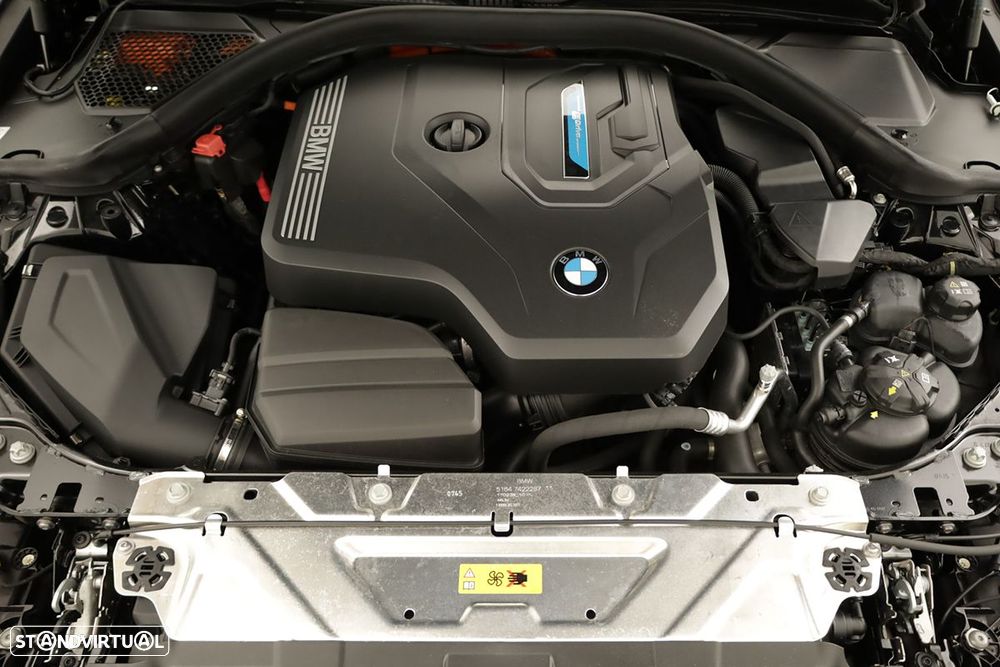 BMW 330 e Edição Desportiva M Auto - 24
