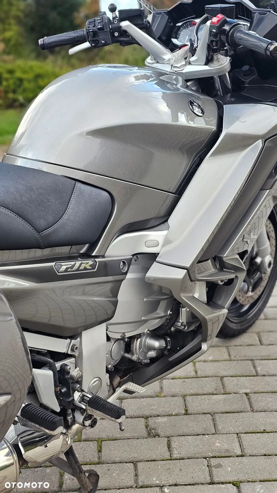 Yamaha FJR - 8