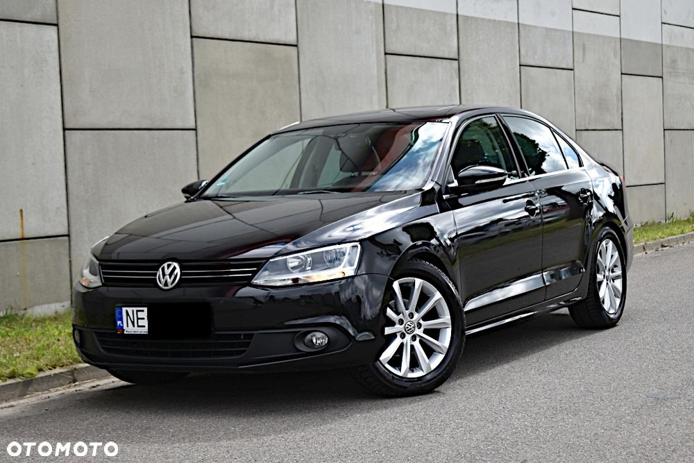 Volkswagen Jetta - 2