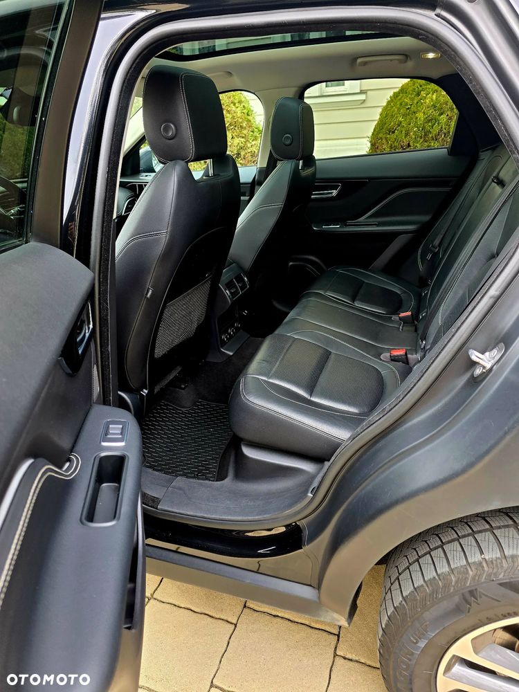 Jaguar F-Pace 2.0 i4D AWD R-Sport - 13