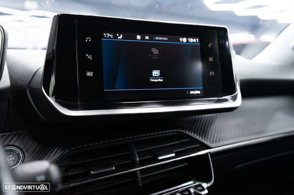 Peugeot 2008 1.2 PureTech Allure Pack EAT8 - 27