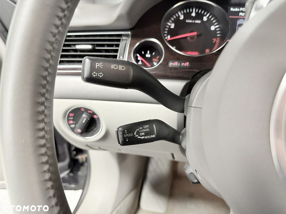 Audi A8 4.2 Quattro - 37