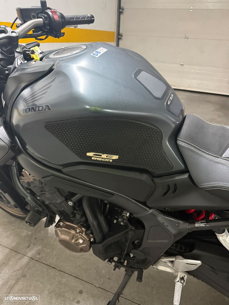 Honda CB 650 r - 8