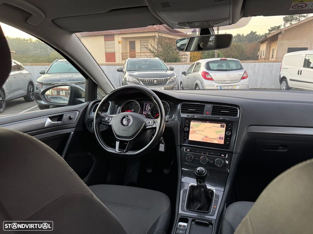 VW Golf Variant 1.6 TDi Confortline - 23