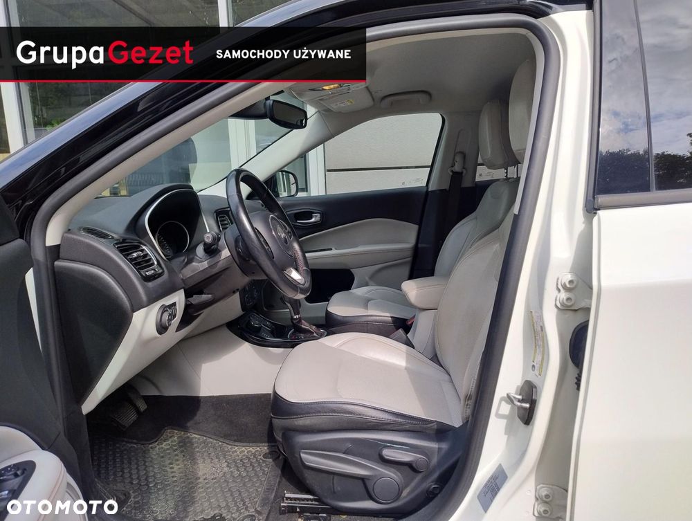 Jeep Compass - 12