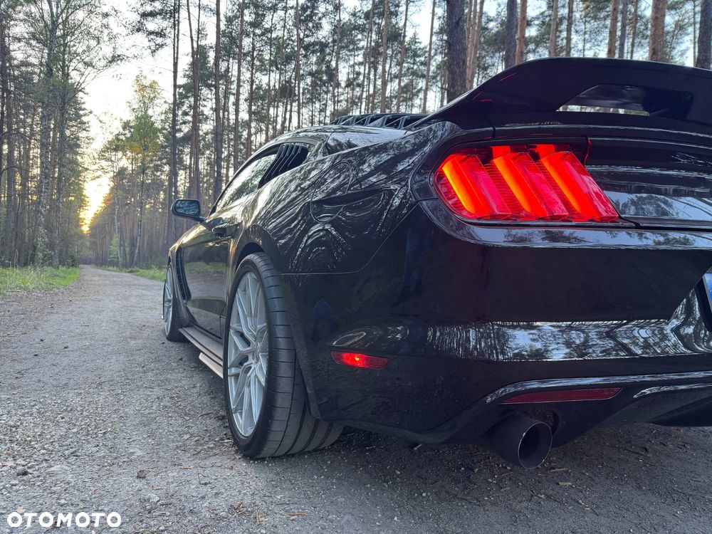 Ford Mustang - 34