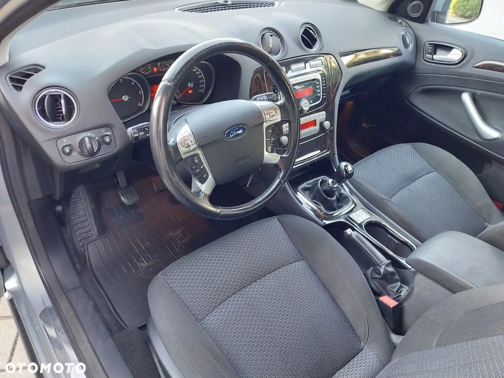 Ford Mondeo 2.0 TDCi Ghia - 17