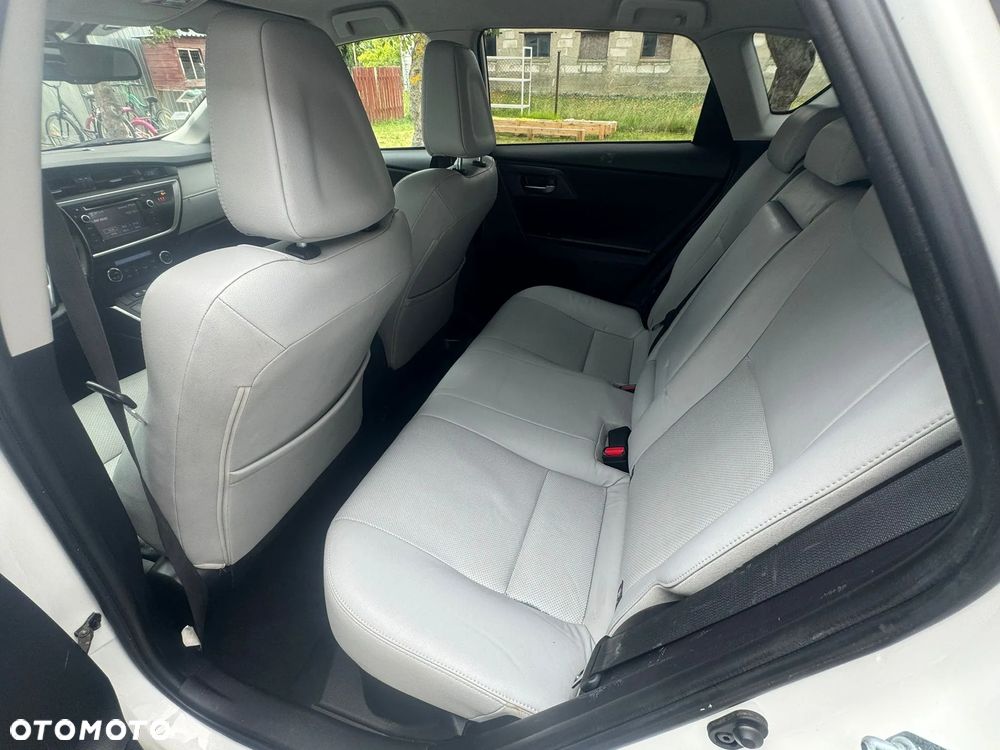 Toyota Auris - 13