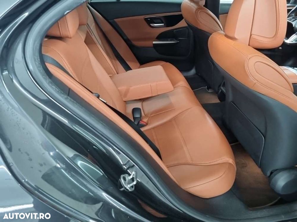 Mercedes-Benz C - 4