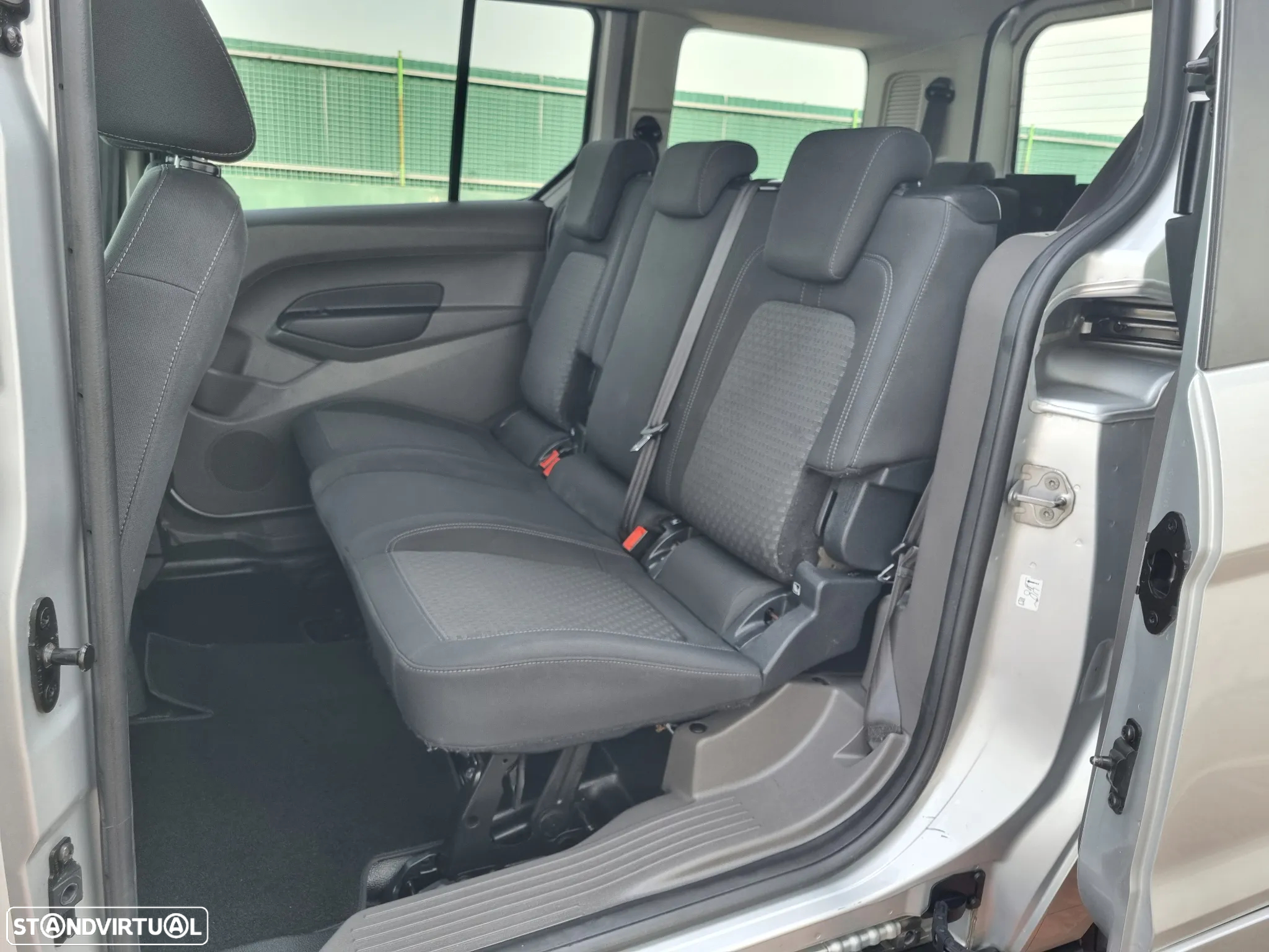 Ford Tourneo Connect Grand 1.5 TDCi Active - 8