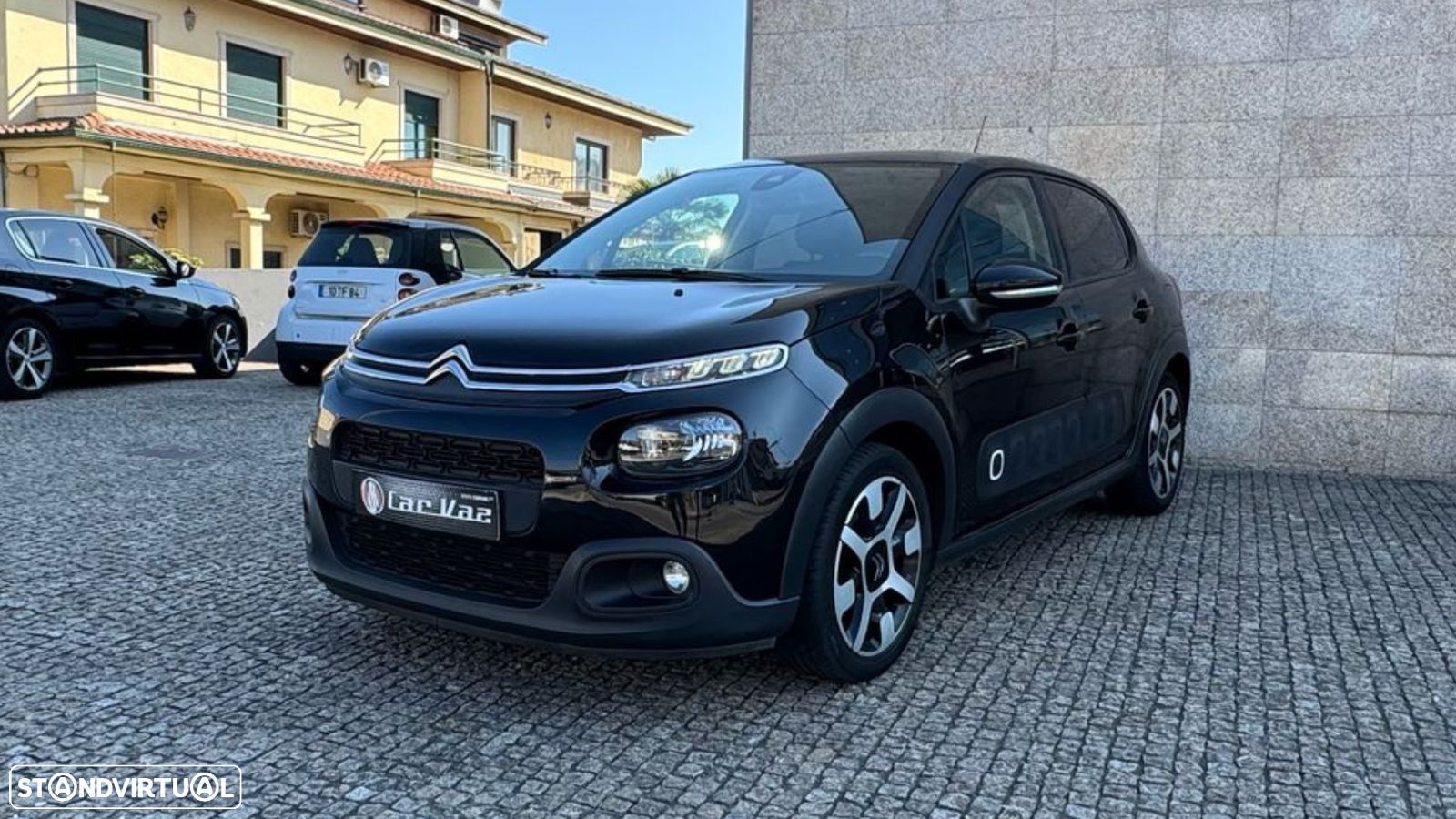 Citroën C3 1.2 PureTech Shine EAT6 - 1