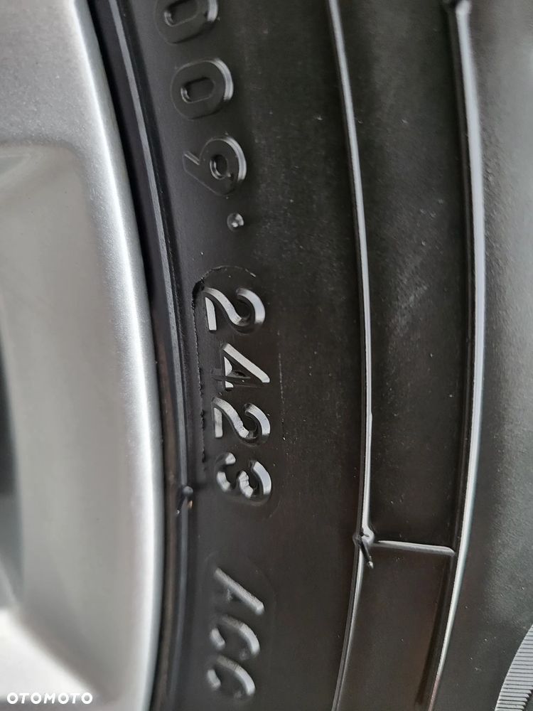 Volkswagen Passat - 20