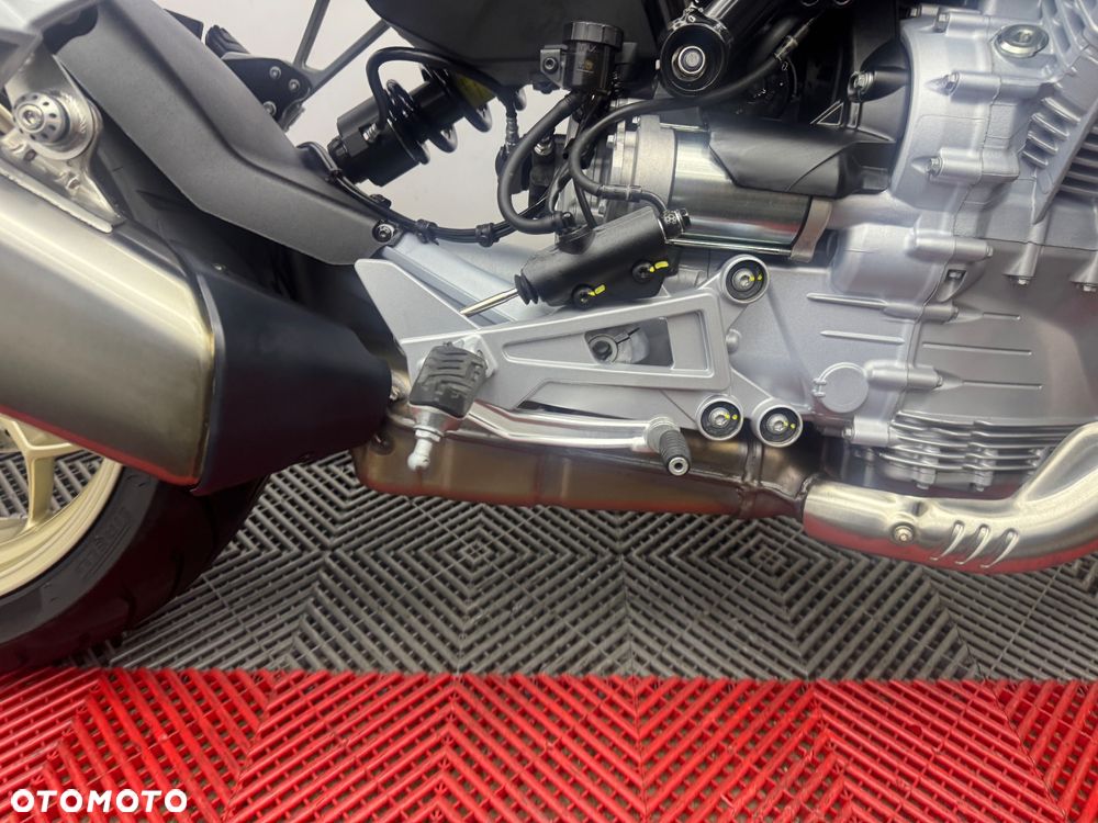 Moto Guzzi V100 Mandello - 32