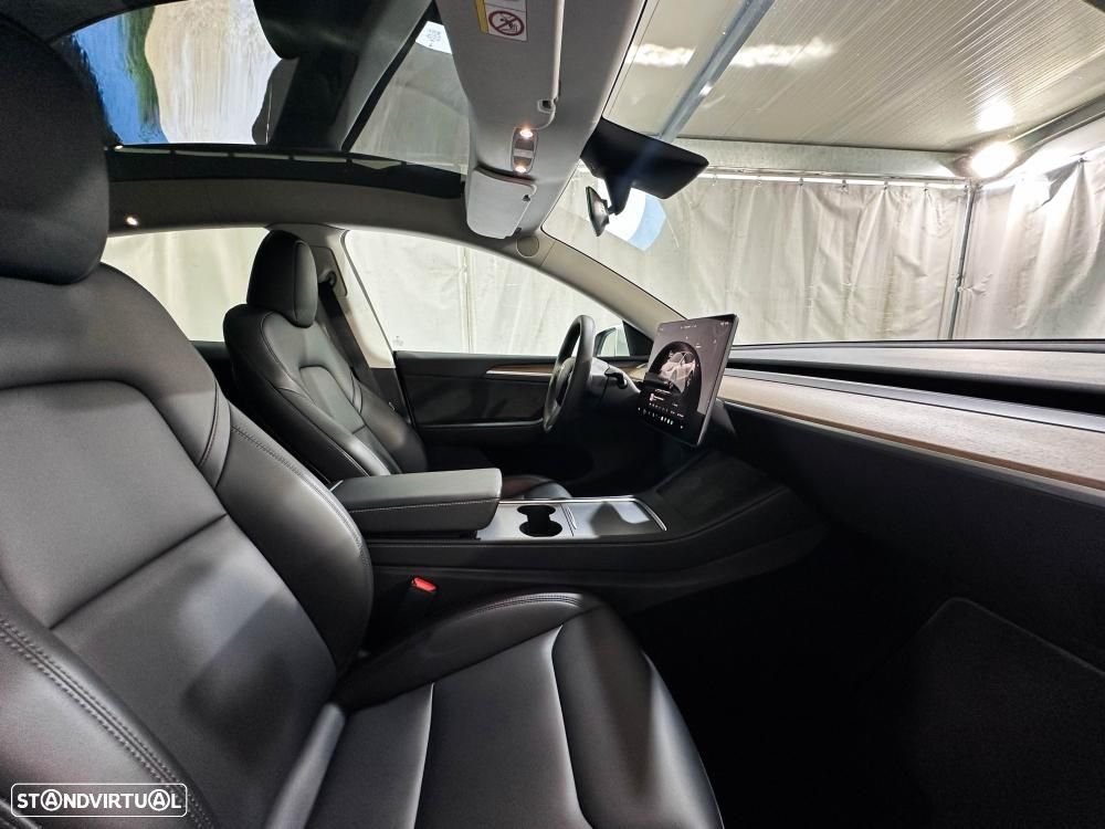 Tesla Model Y Long Range Dual Motor AWD - 10