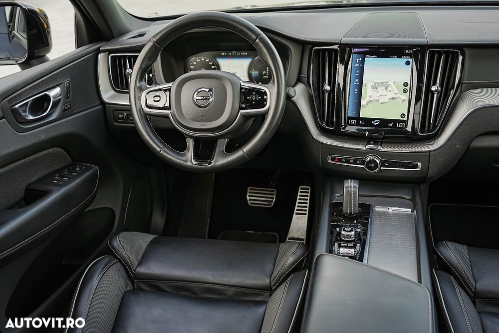 Volvo XC 60 Recharge T8 Twin Engine eAWD R-Design - 6