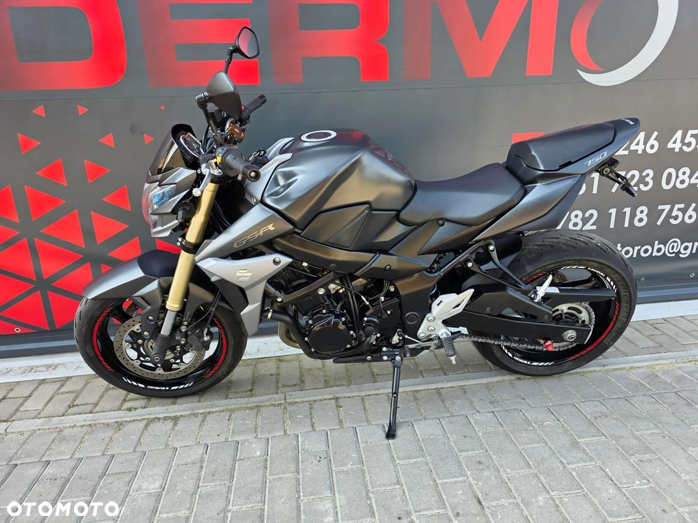Suzuki GSR - 5