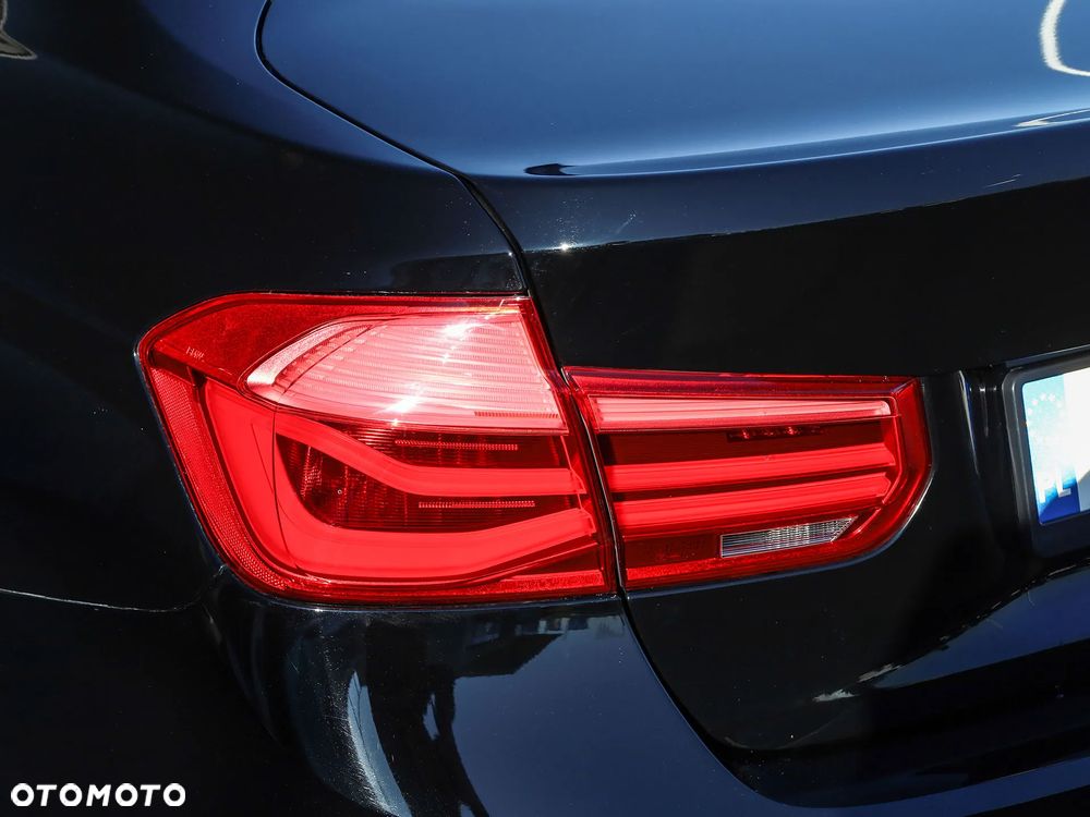 BMW Seria 3 318i - 8