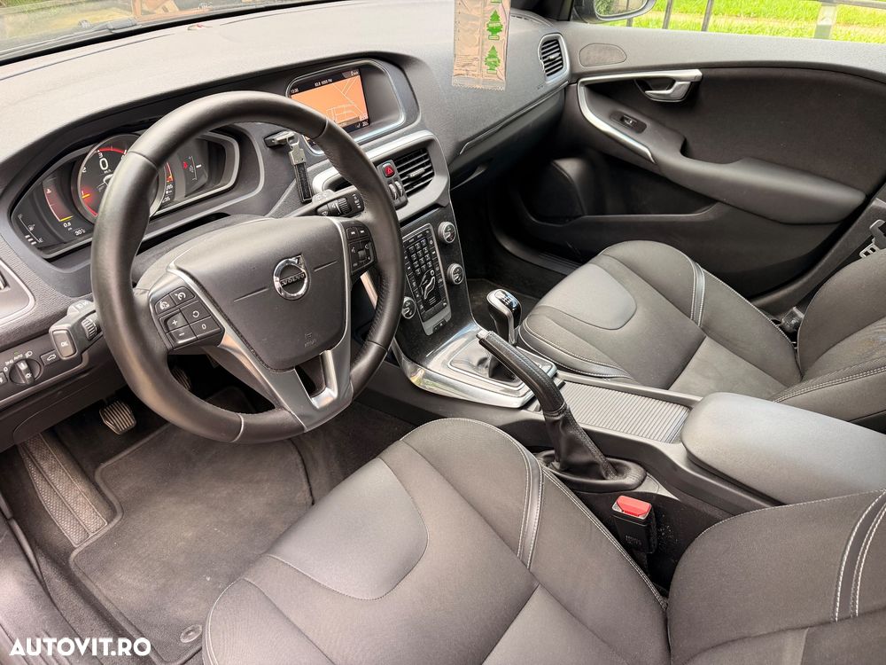 Volvo V40 D2 Momentum - 7