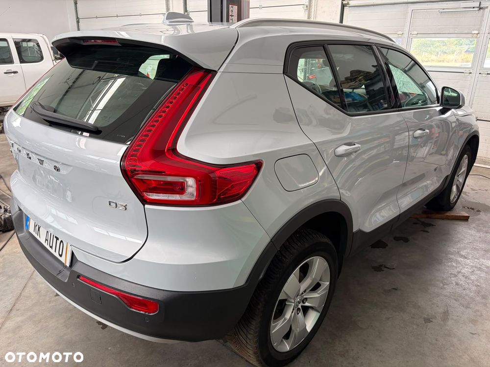 Volvo XC 40 D3 SCR AWD Momentum - 3