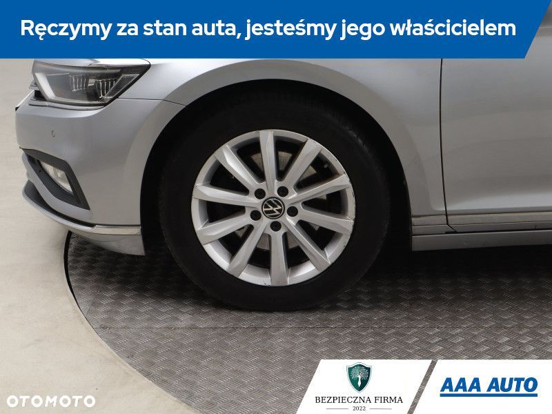 Volkswagen Passat Variant - 17