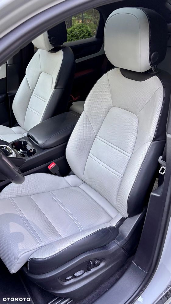 Porsche Cayenne - 5