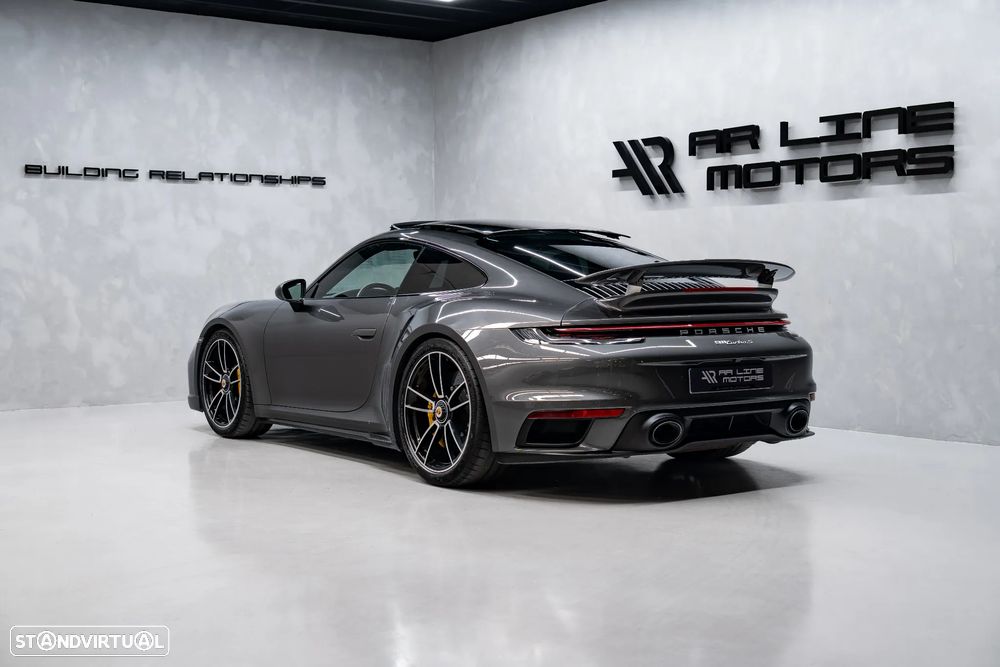 Porsche 911 (992) Turbo S - 12
