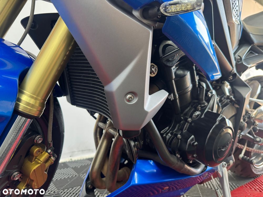 Triumph Street Triple - 15