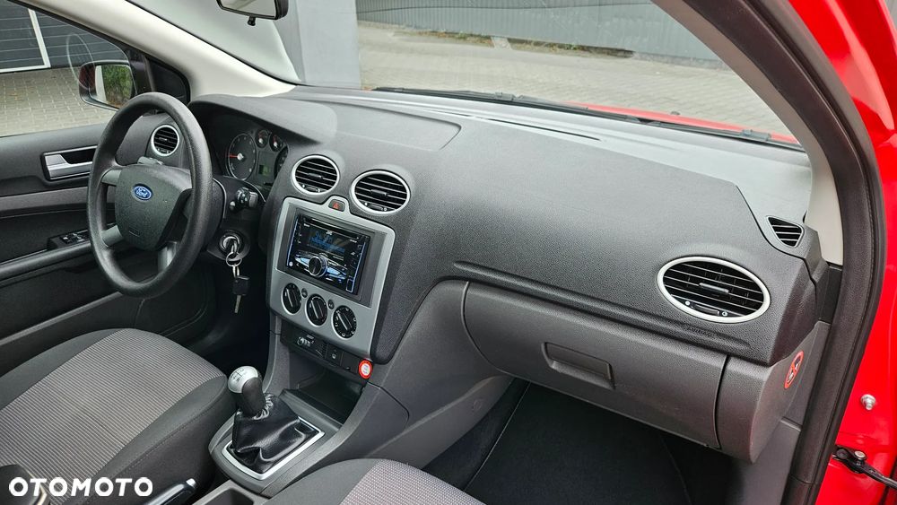 Ford Focus 1.4 16V Style+ - 21