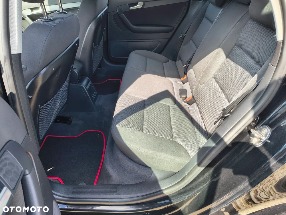 Audi A3 Sportback 1.6 TDI DPF Ambiente - 8