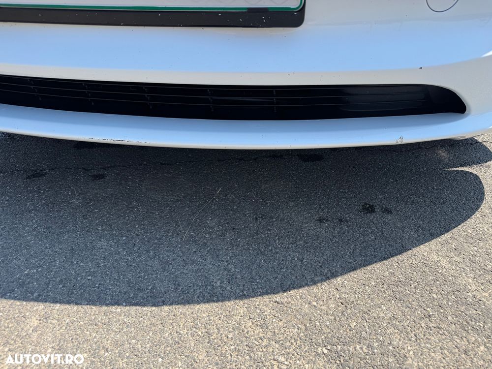 Tesla Model 3 - 5