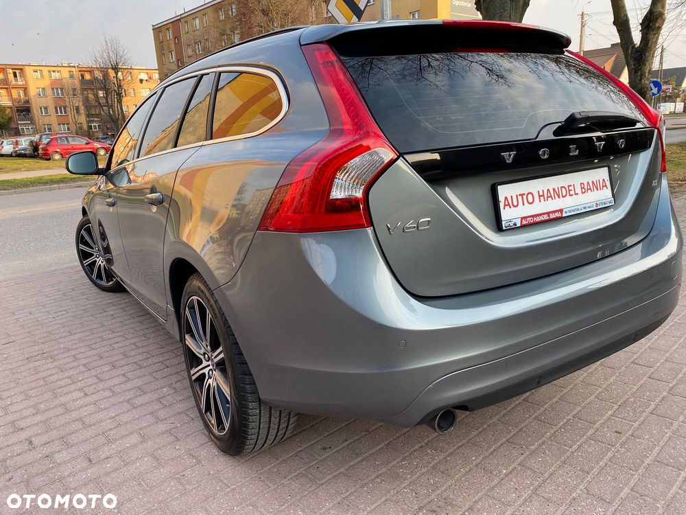 Volvo V60 D3 Summum - 33