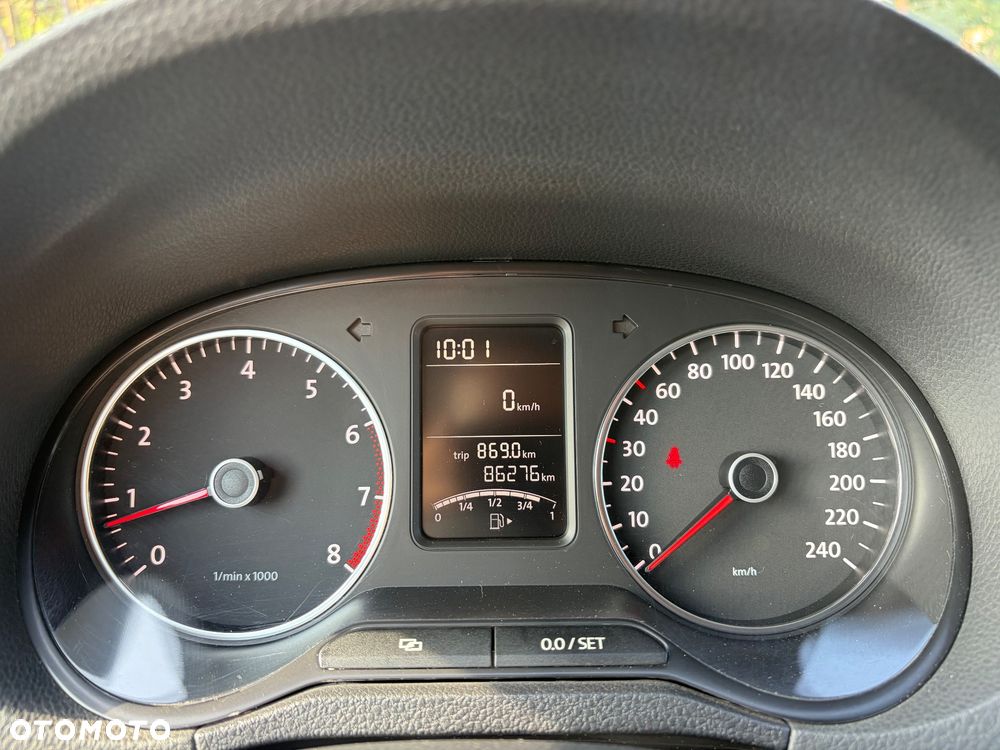 Volkswagen Polo 1.4 16V Comfortline - 14