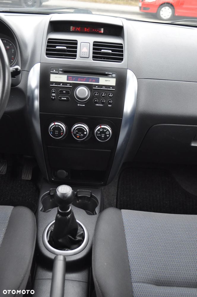 Suzuki SX4 1.6 VVT 4x2 Comfort - 16