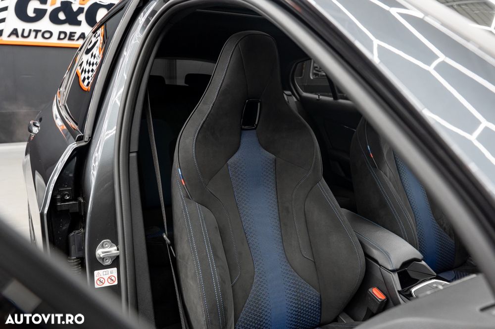 BMW M1 M135i xDrive AT - 16