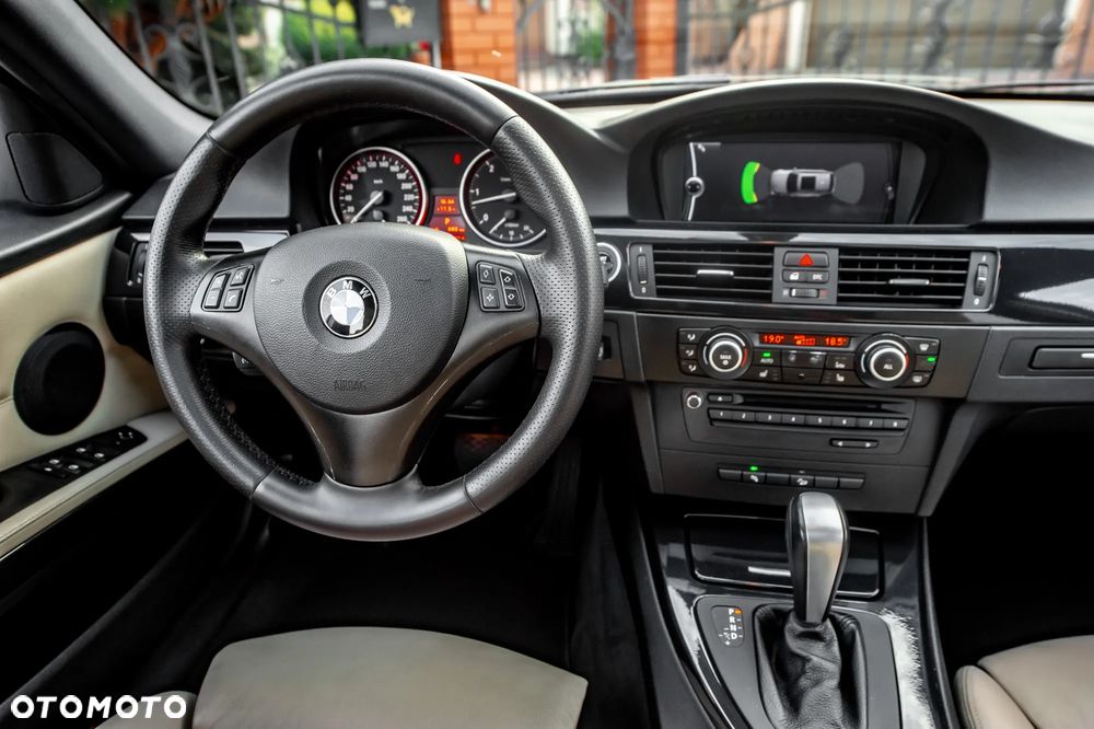 BMW Seria 3 330d xDrive DPF Touring Edition Exclusive - 26