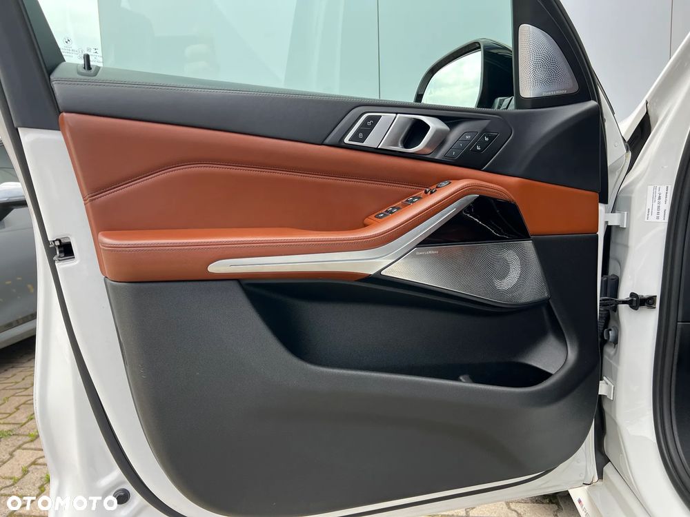 BMW X5 M M50d - 12