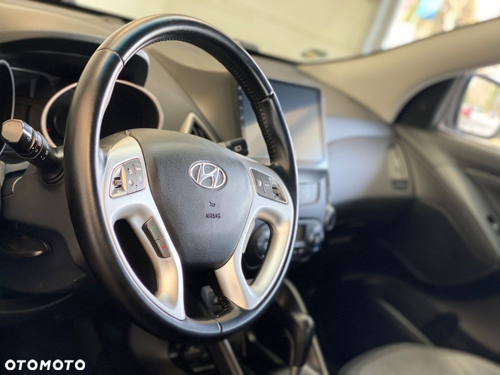 Hyundai ix35 2.0 CRDi 4WD Automatik Fifa World Cup Gold Edition - 8