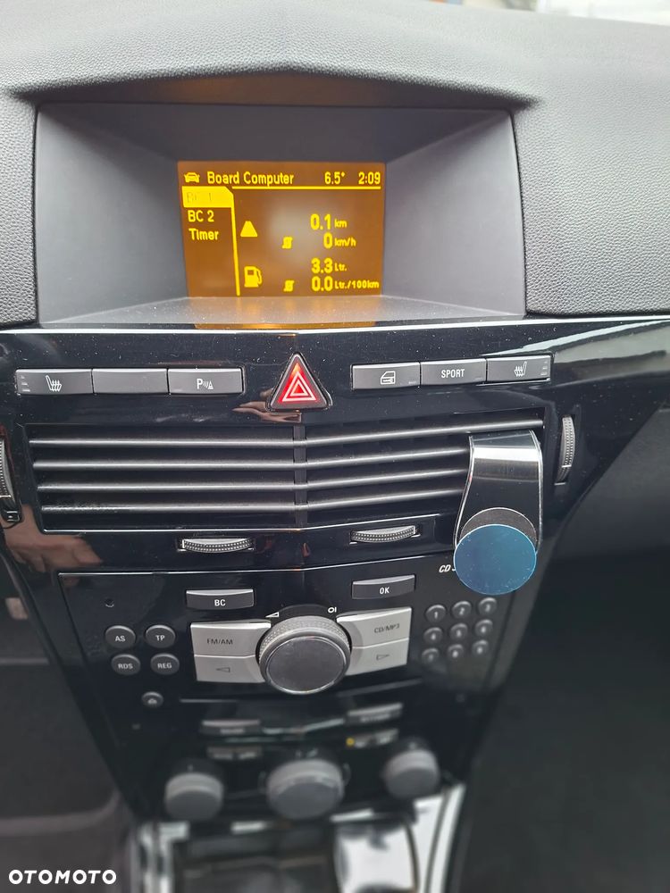 Opel Astra 1.8 Black&White - 8