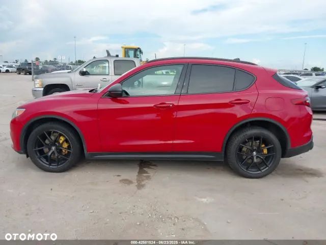 Alfa Romeo Stelvio 2.0 Turbo 16V AT8-Q4 Veloce Ti - 8