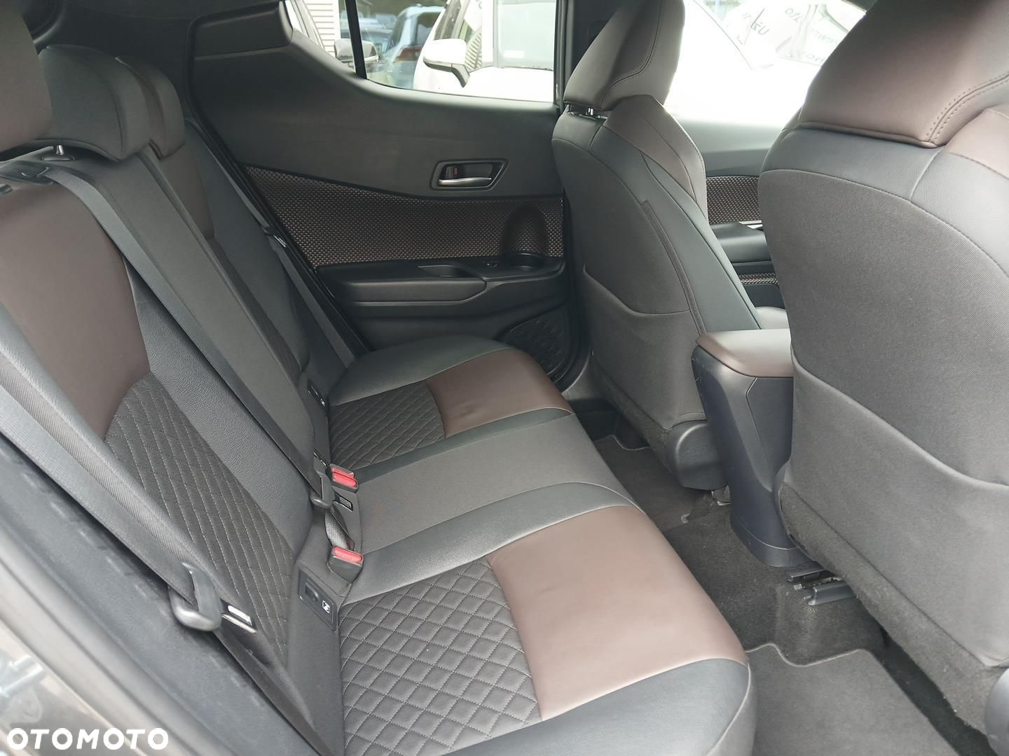 Toyota C-HR 1.8 Hybrid Prestige - 10
