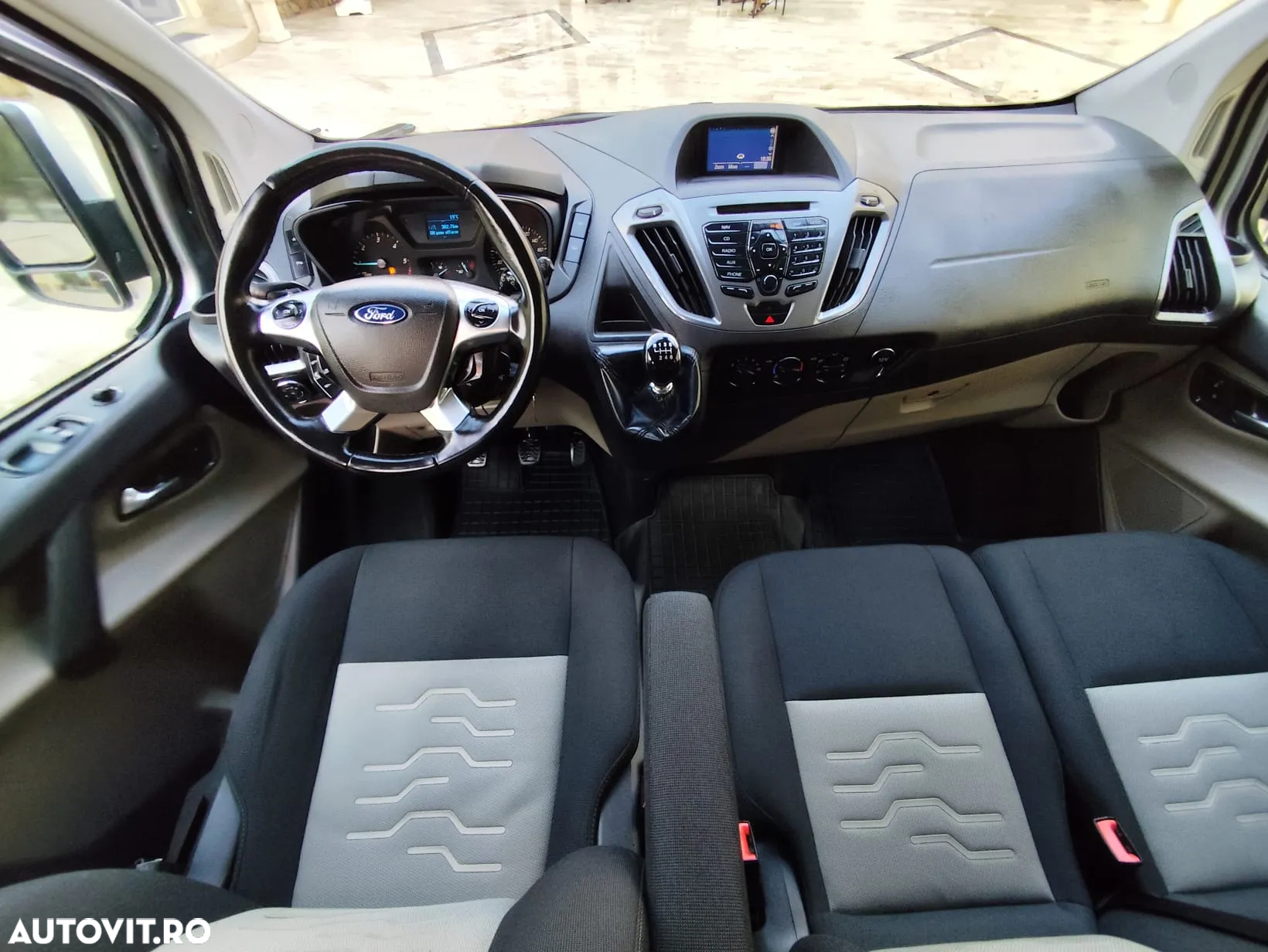 Ford Tourneo Custom - 6